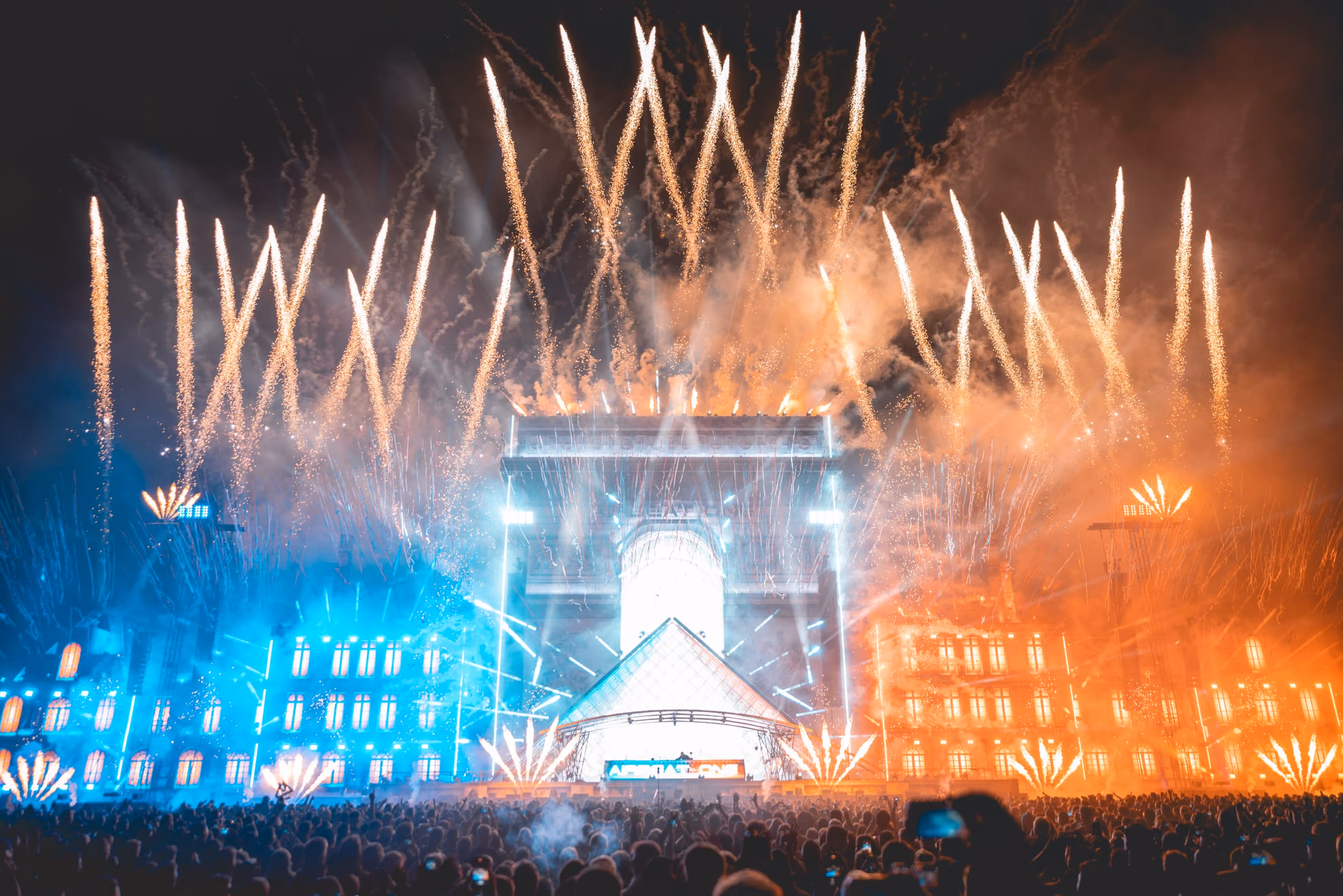 Feuerwerk über der Bühne, Airbeat One