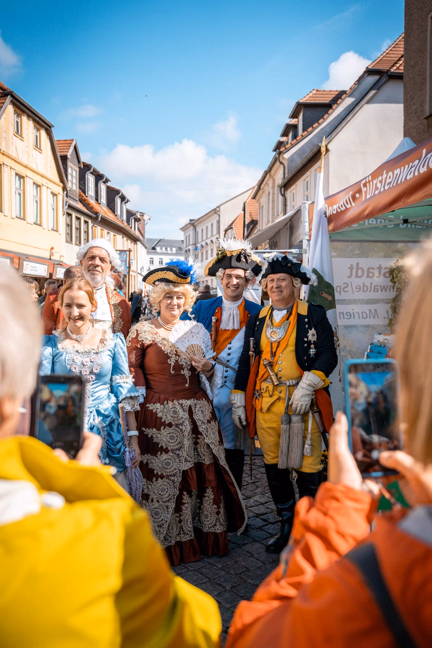 Historische Kostüme beim Brandenburg-Tag