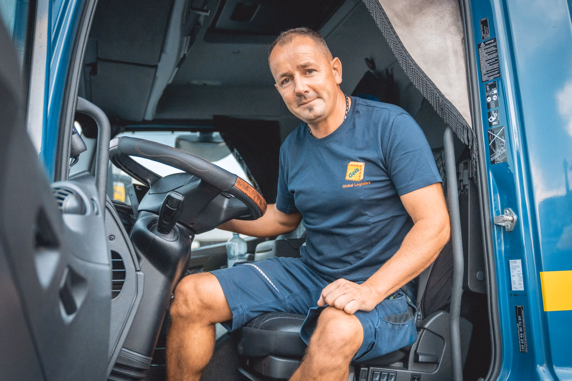 Fahrer im Führerhaus