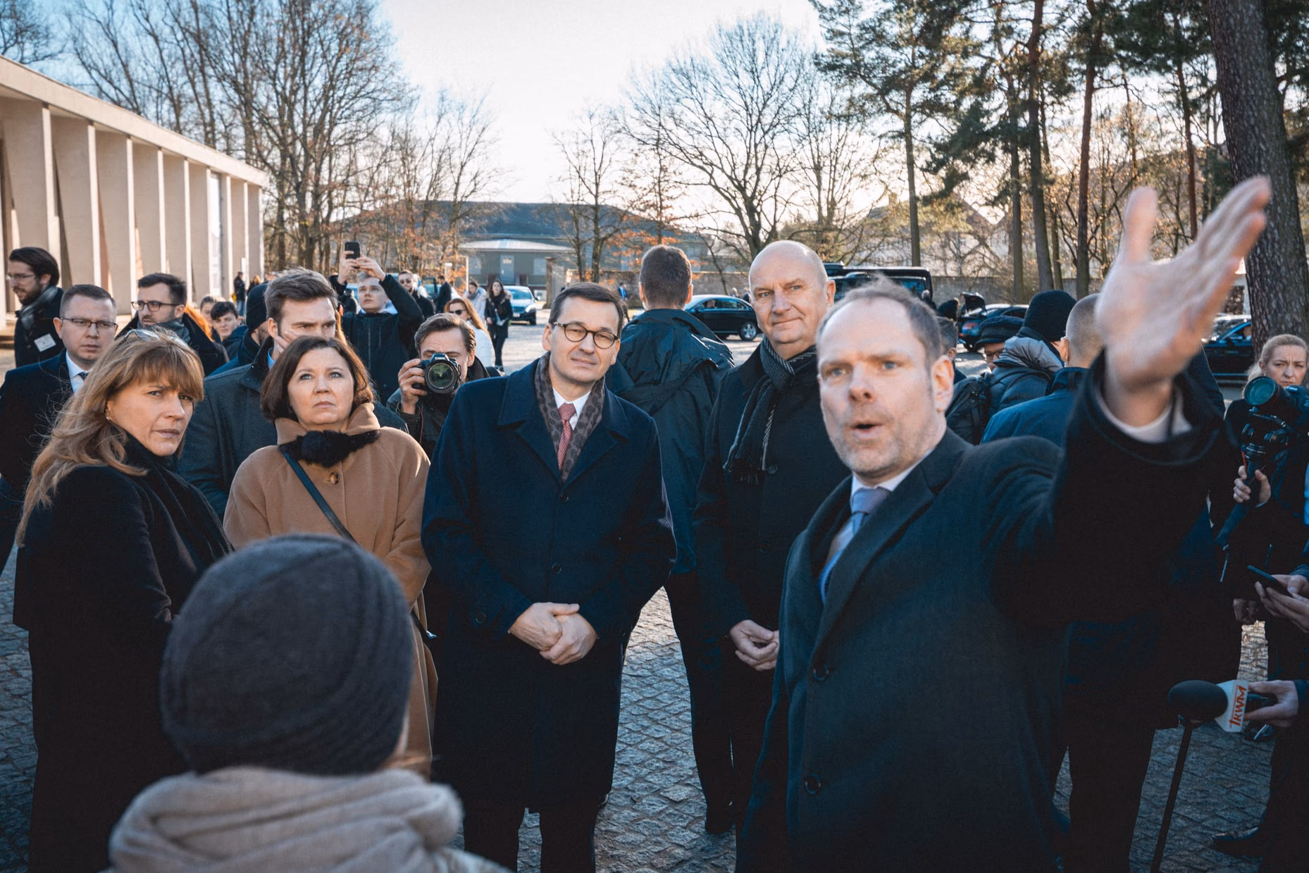 Regierungsbesuch mit Kamerapulk